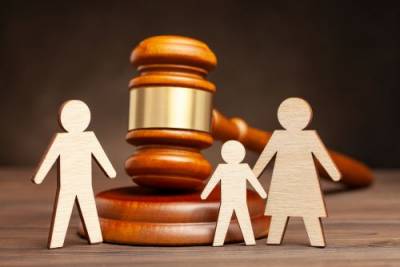 Myths about child custody and child support for dads